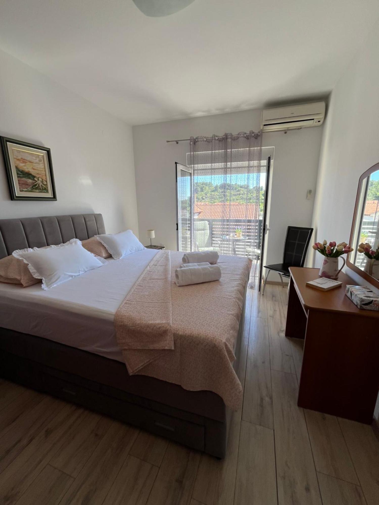 Apartment Bozo Хвар Екстер'єр фото